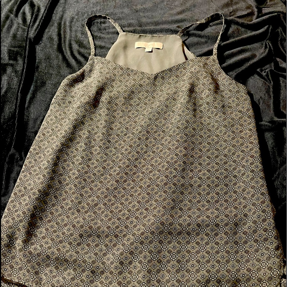 Ann Taylor Loft gray patterned tank